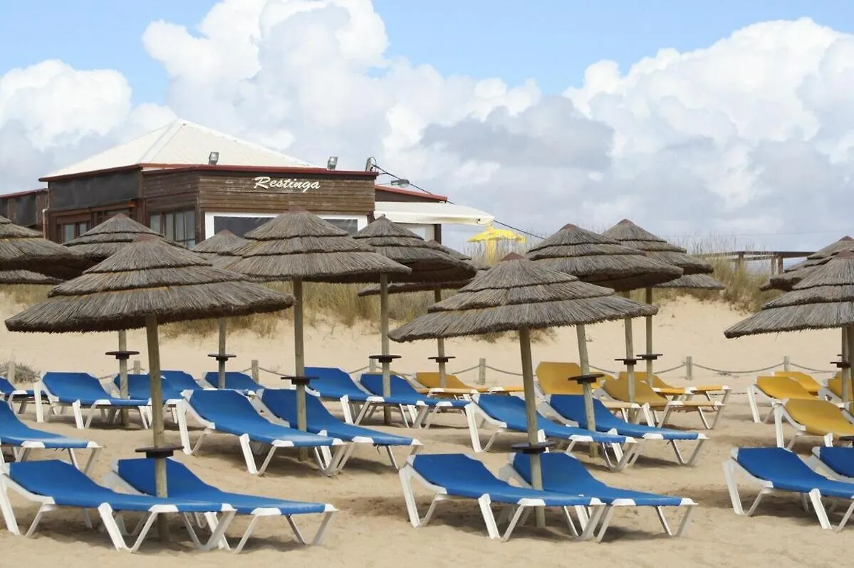 3-Bedroom Ground Floor Apartment With Communal Pool In The Heart Of Alvor At07 Portugal
