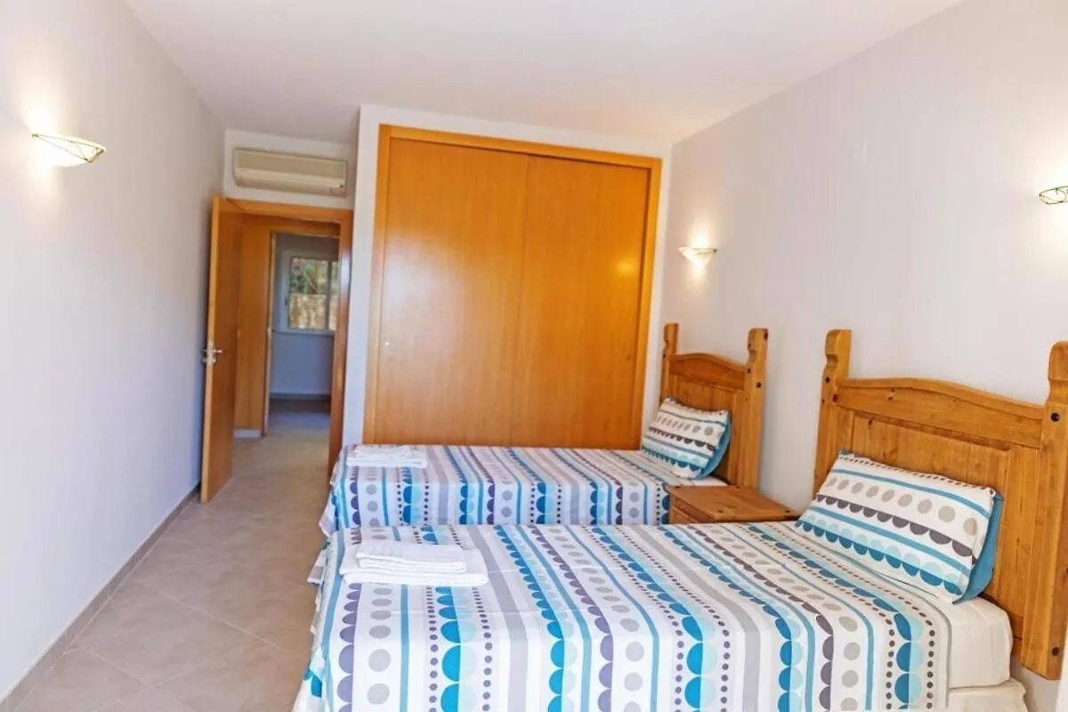 3-Bedroom Ground Floor Apartment With Communal Pool In The Heart Of Alvor At07 Portugal